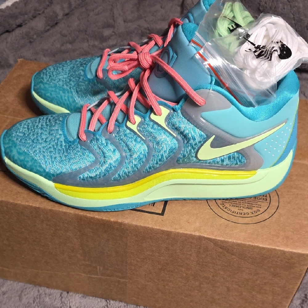 Nike KD 17 BAHAMAS, Turquoise and Pink Running Shoes